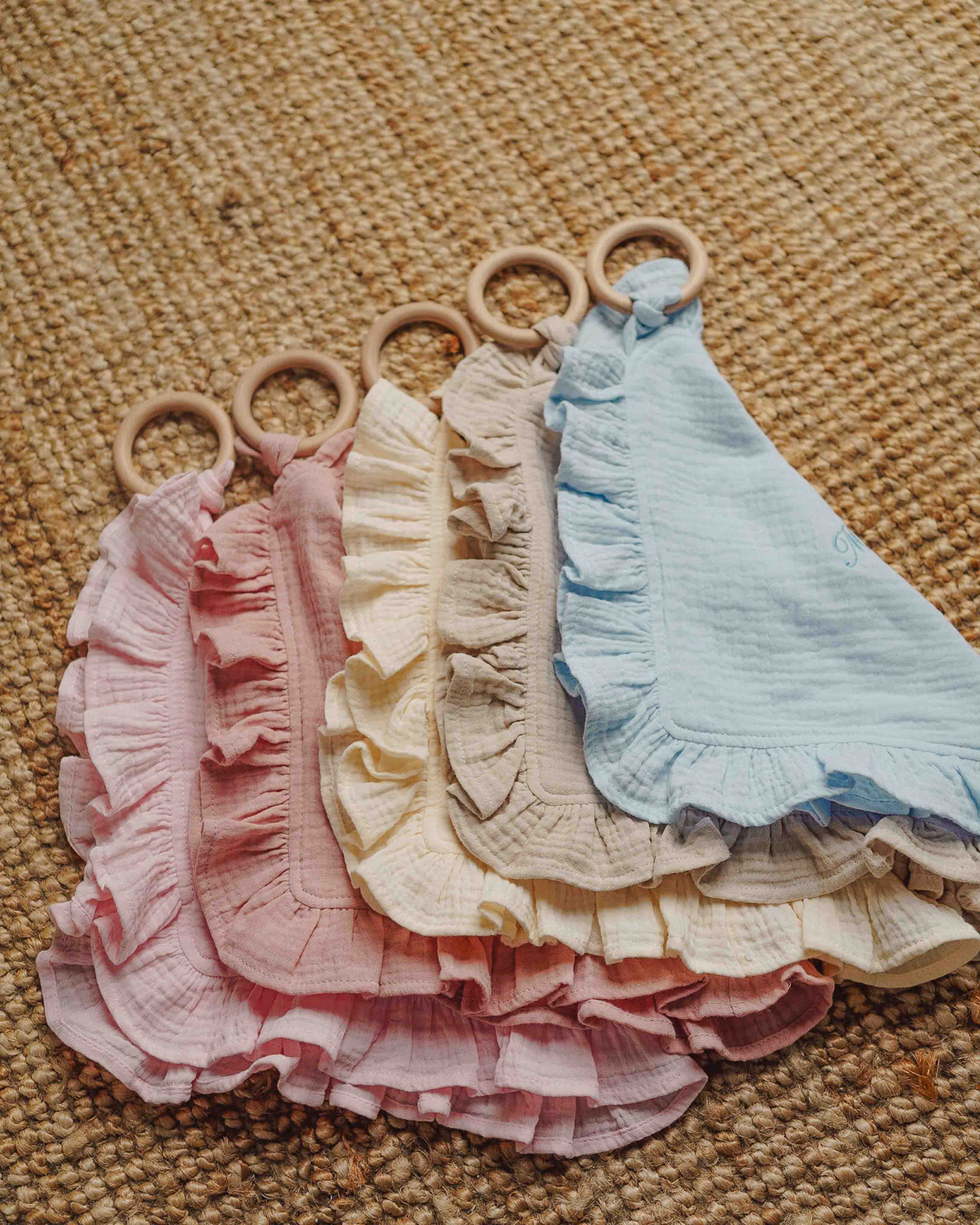 Hydrofiele Ruffle Speendoek Beige - Image 3