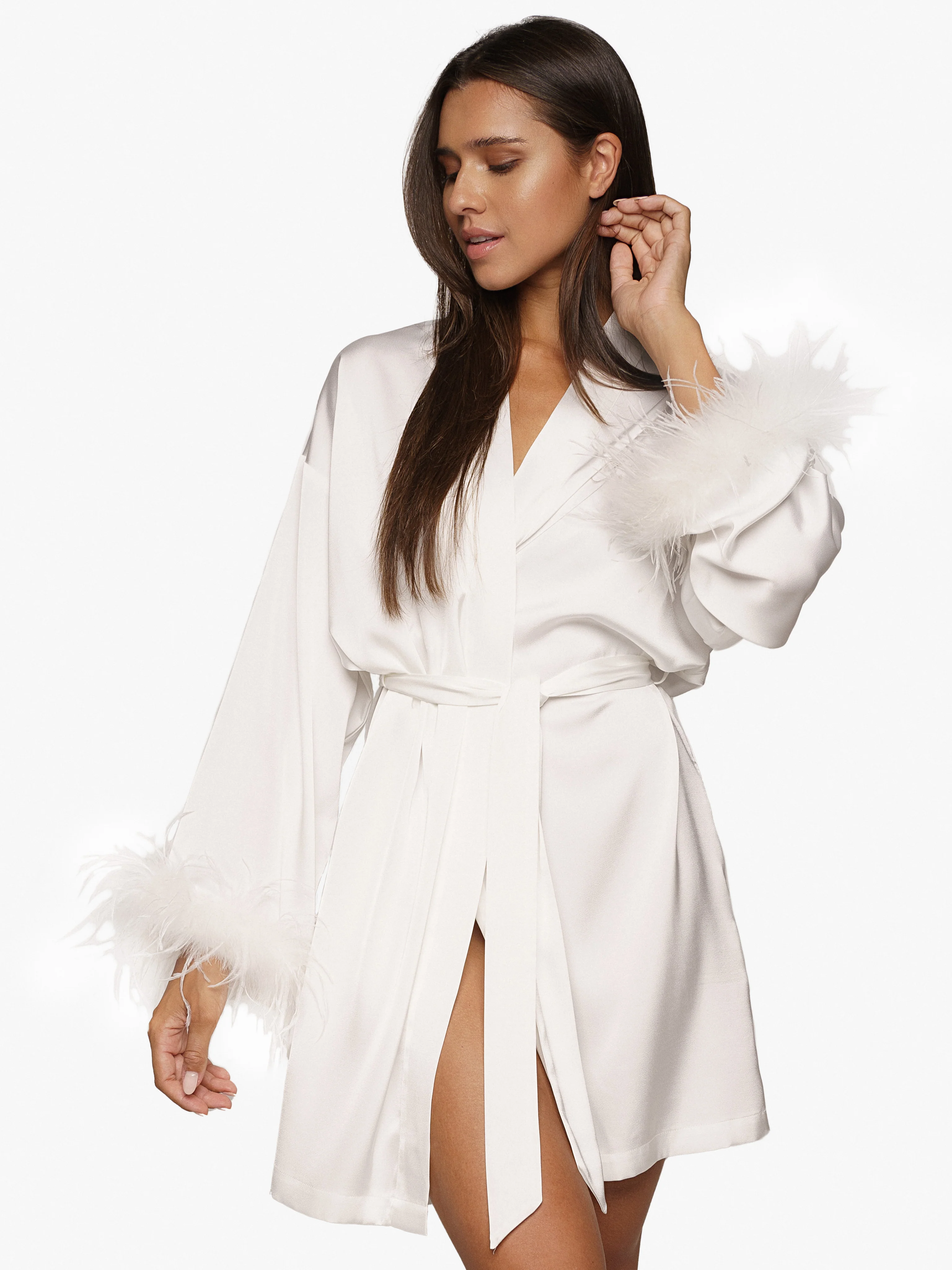 Kimono Feather Snow White - Image 5